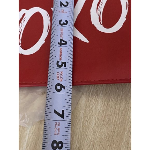 Red Victoria's Secret XOXO Hugs And Kisses- Wristlet makeup Bag-8W-6H-NEW! - Picture 3 of 5